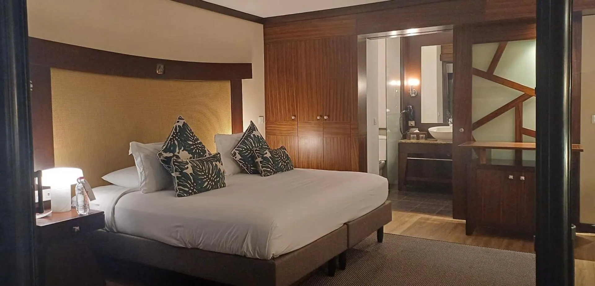 Matavai View - Premium Oceanfront Suite Arue  Apartmán